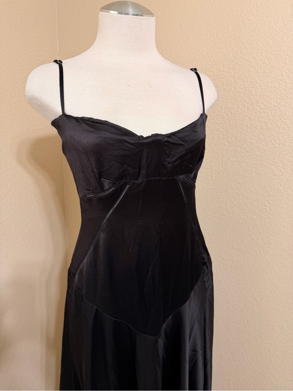 House of CB Anabella Black Satin Maxi gown Dress - Picture 4 of 6